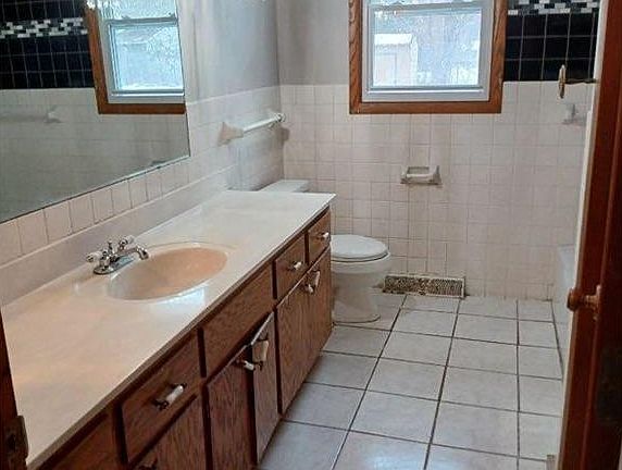 3rd image of 3824 174th Ave NW