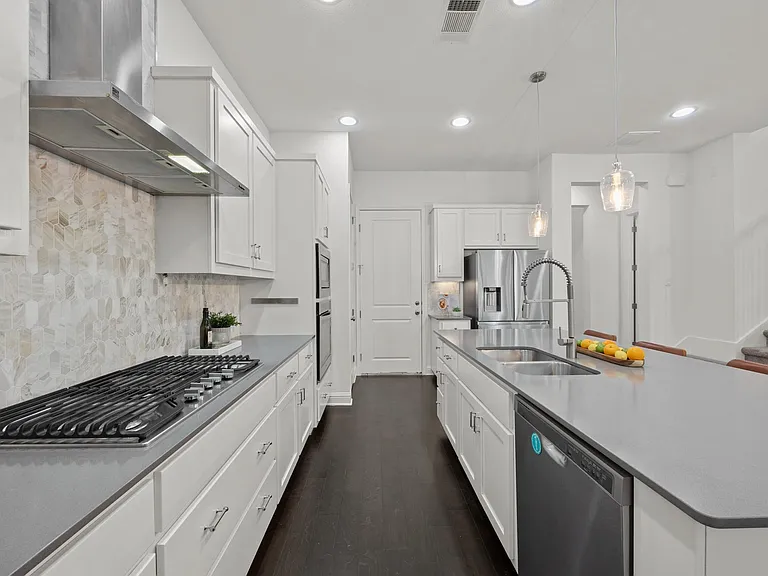5305 Mandevilla Dr — Photo 14