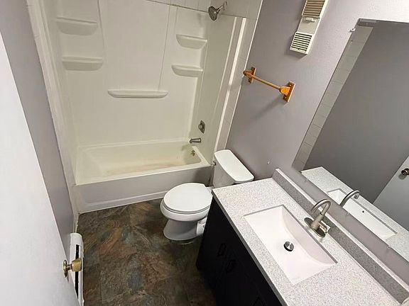 4th image of 535 Brookside Dr APT A