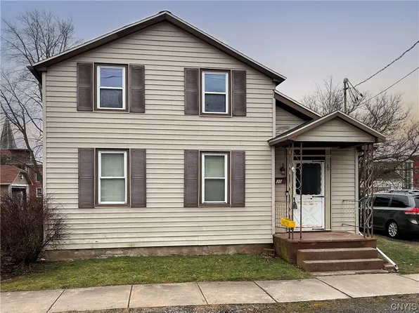 30 E Williams St, Waterloo, NY 13165