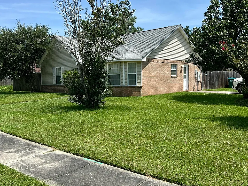 501 Woodward Dr