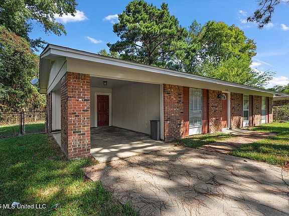 3rd image of 173 Grover Cleveland Cir