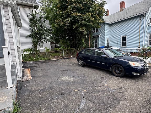 4th image of 150 Norman St #1