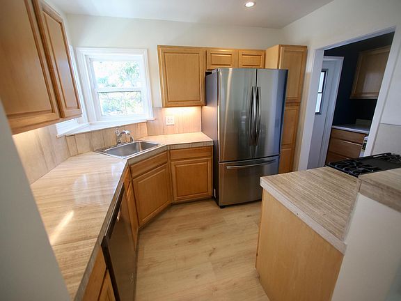 4th image of 604 Prospect Ave