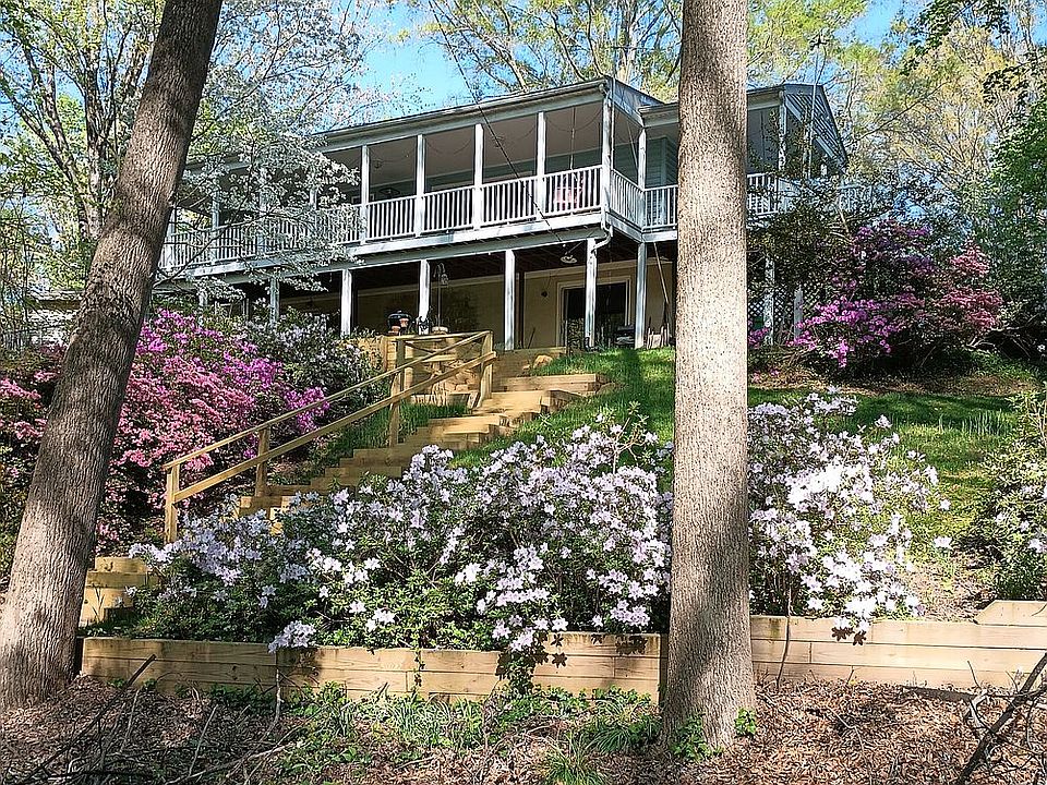 2nd image of 6804 Dangelo Ct