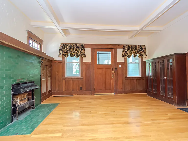 1613 Edgeland Ave — Photo 7