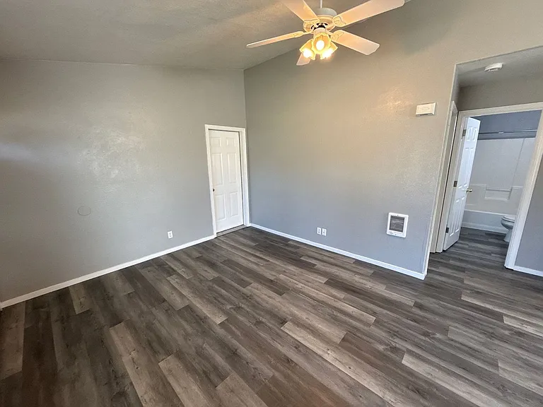 1265 Poplar St — Photo 5