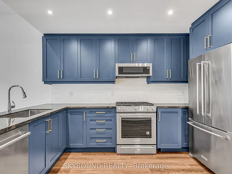 323 Mortimer Ave #B — Photo 4