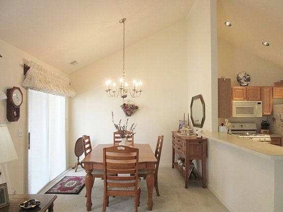 5th image of 107 Bourne Cir #804