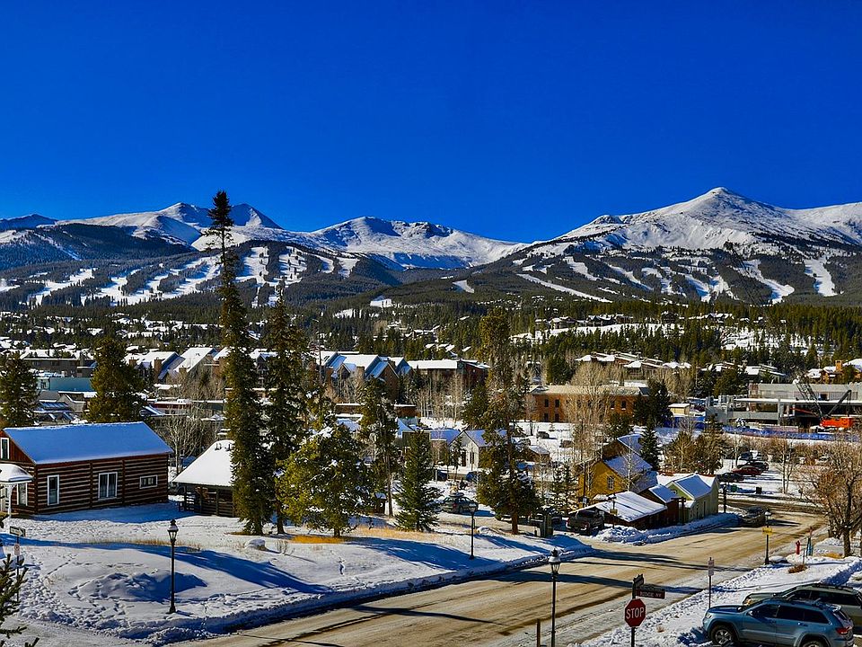 Walk to ski lifts