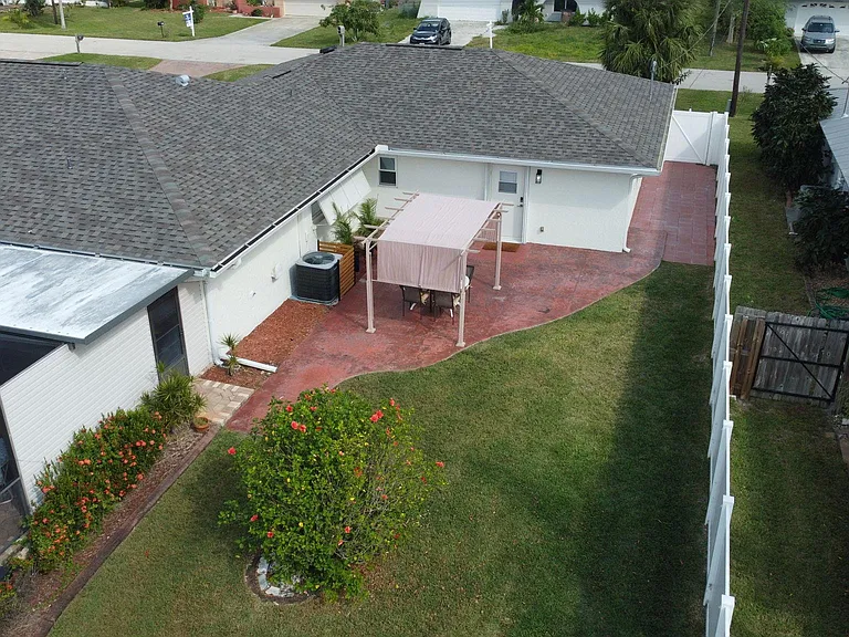 3652 SE 5th Ct — Photo 26