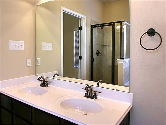 5th image of 10138 Larch Creek Ct