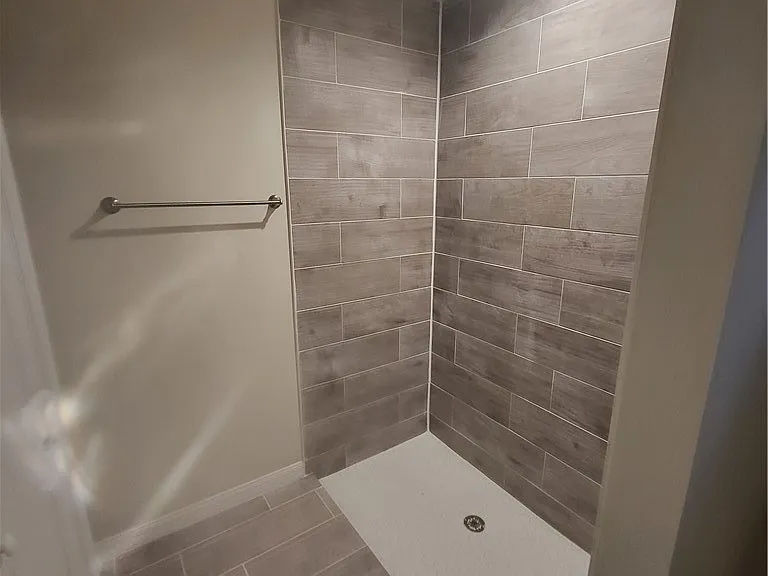 1001 NE 7th Ave — Photo 13