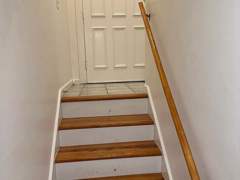 8 Debbie Dr — Photo 5