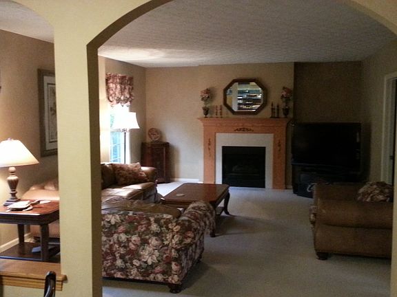 3rd image of 2110 Laurel Lane