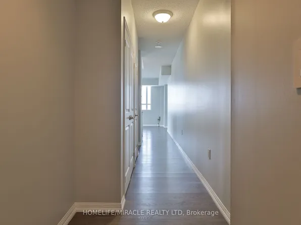 125 Western Battery Rd #2815, Toronto, ON M6K 3R8