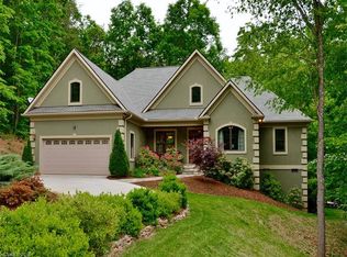 97 Mills Pl, Asheville, NC 28804