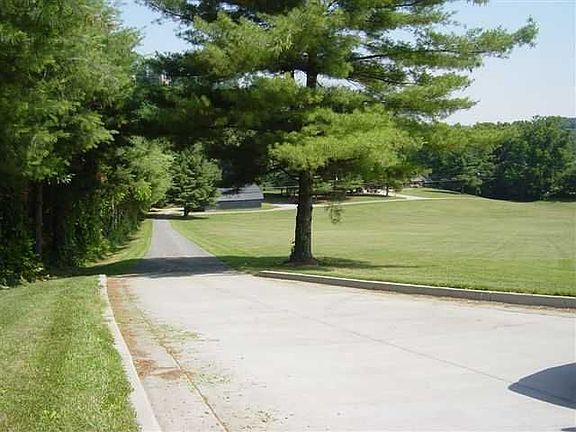 3rd image of 676 Lake Point Dr