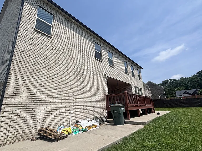 3038 Oxford Dr — Photo 4