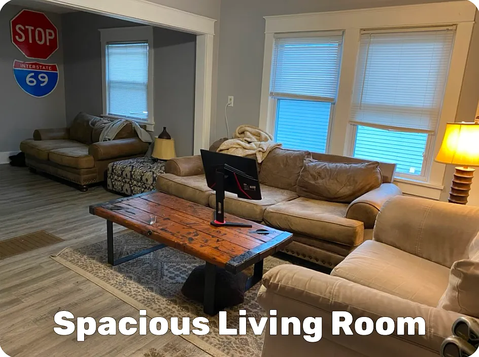5 bed, 2800 sqft, $1,975 — Photo 2
