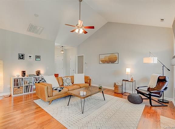 5th image of 51 Black Iron Ln