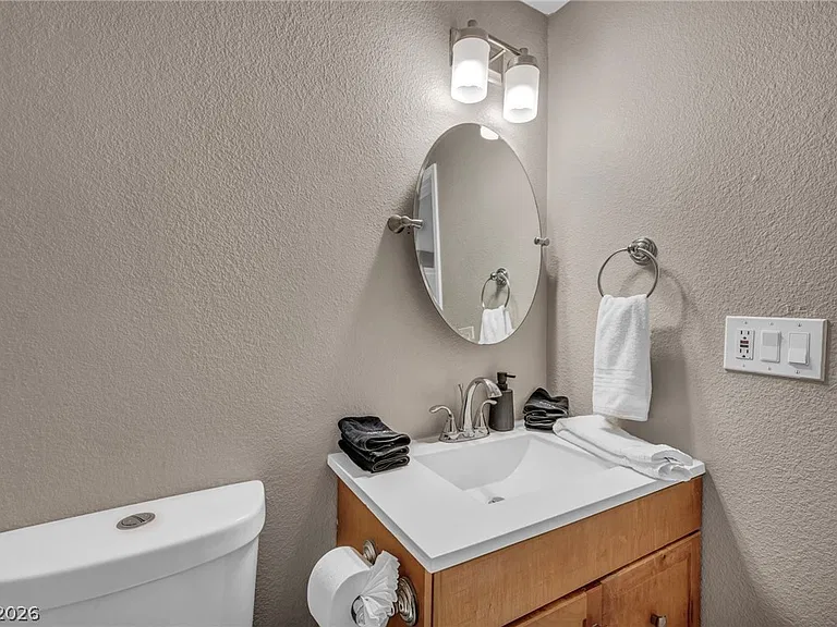 2269 McCoig Ave — Photo 32