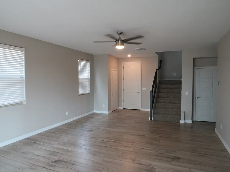 40537 W Helen Ct — Photo 4