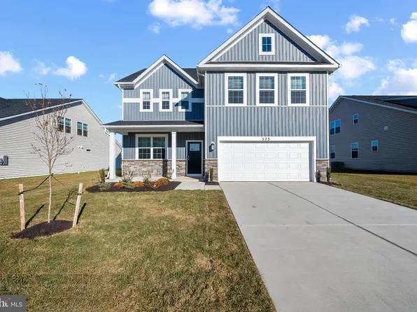 414 Buckeye Dr, Shenandoah Junction, WV 25442