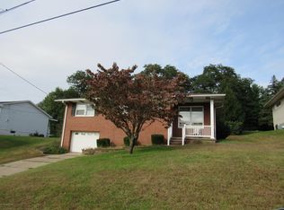 8 W Bergh St, Plains, PA 18705