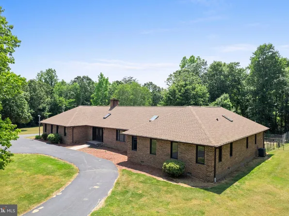 7289 Deborah Pl, Hughesville, MD 20637