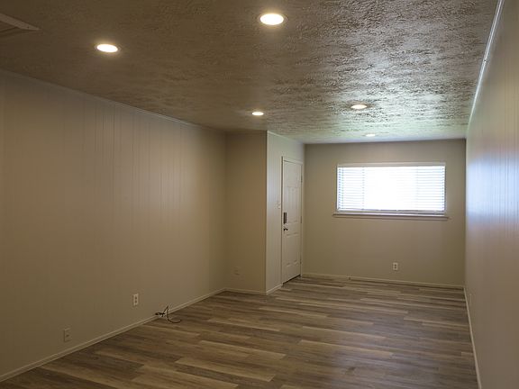 3rd image of 2507 Helena Ave