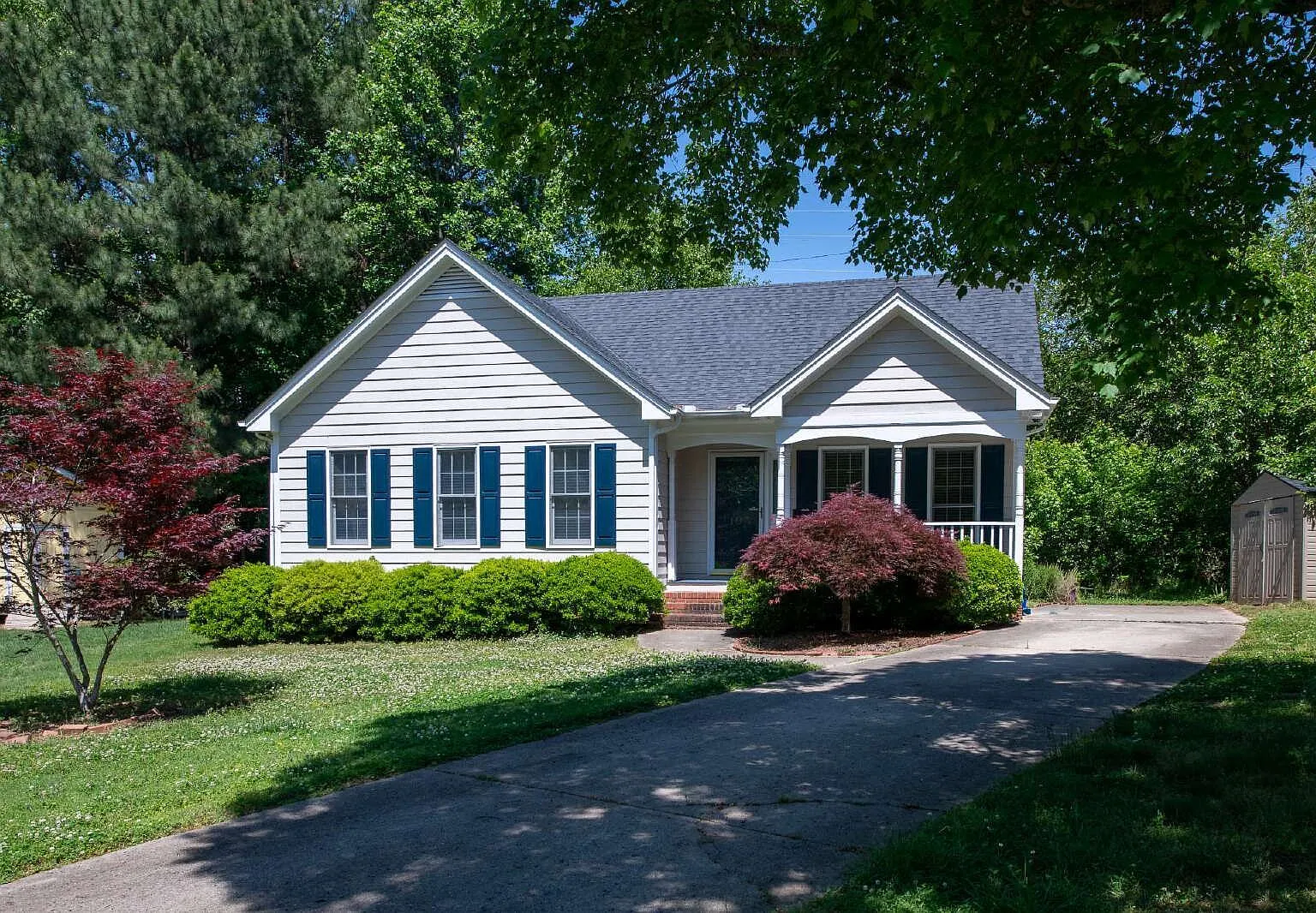 3 bed, 2.0 bath, 1392 sqft, $1,725 — Photo 1