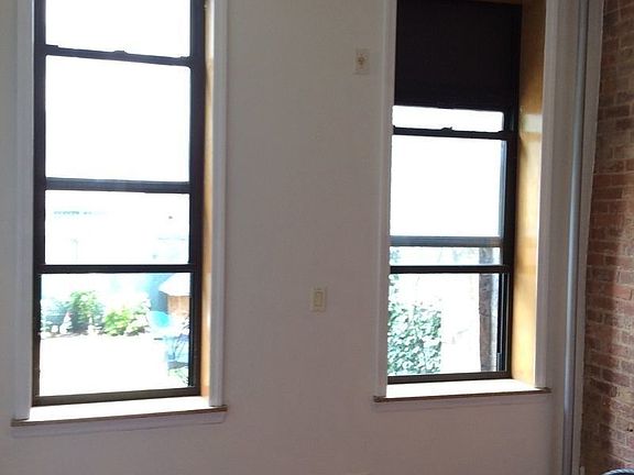 5th image of 241 E 111th St #B1