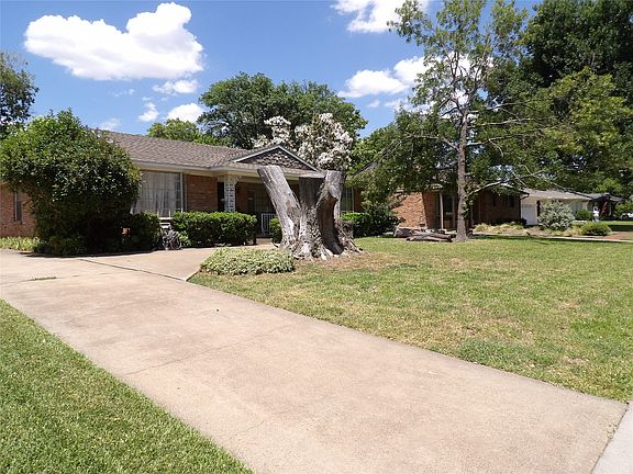 4th image of 732 James Dr