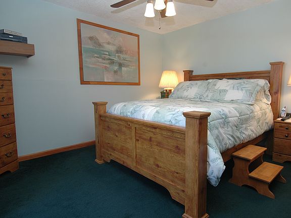 Nice master with large walk-in closet! 