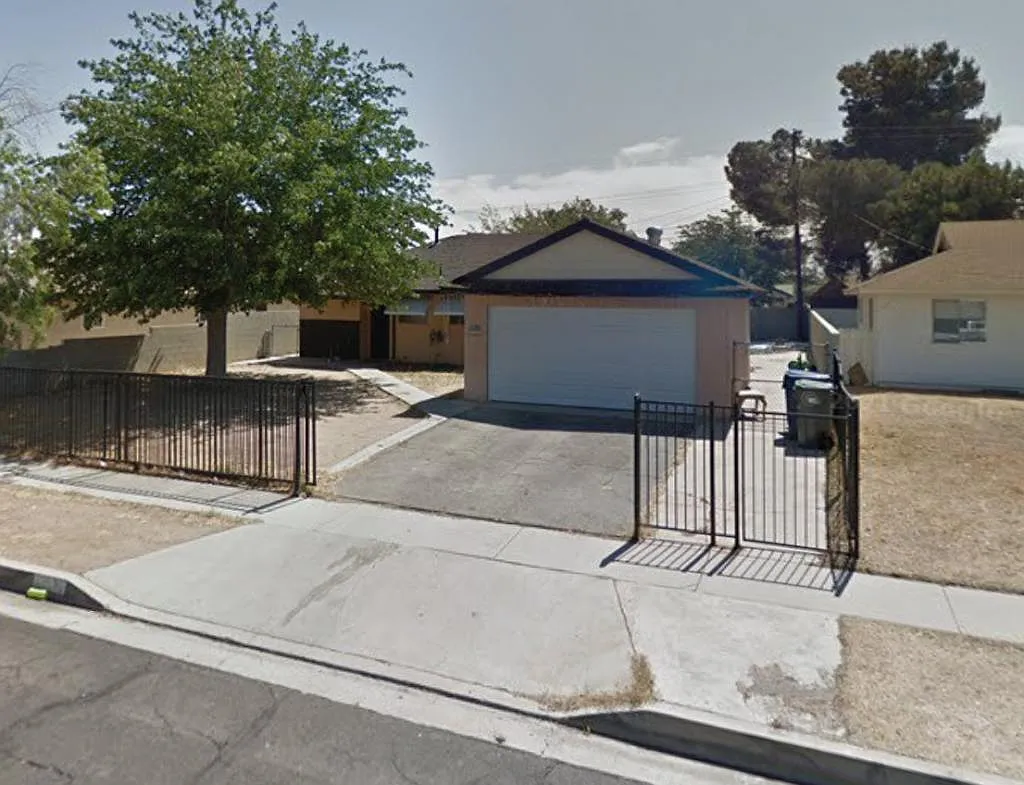 38532 33rd St E — Photo 1