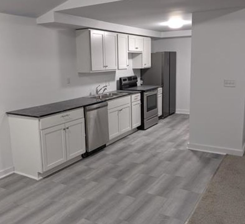 1st image of 300 Lakeview Ave APT 8