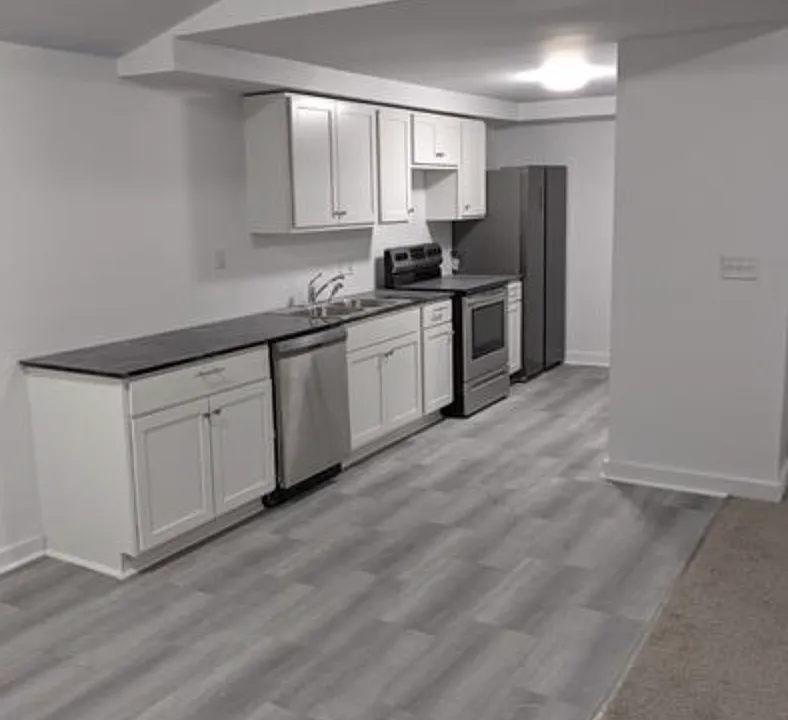 300 Lakeview Ave #8