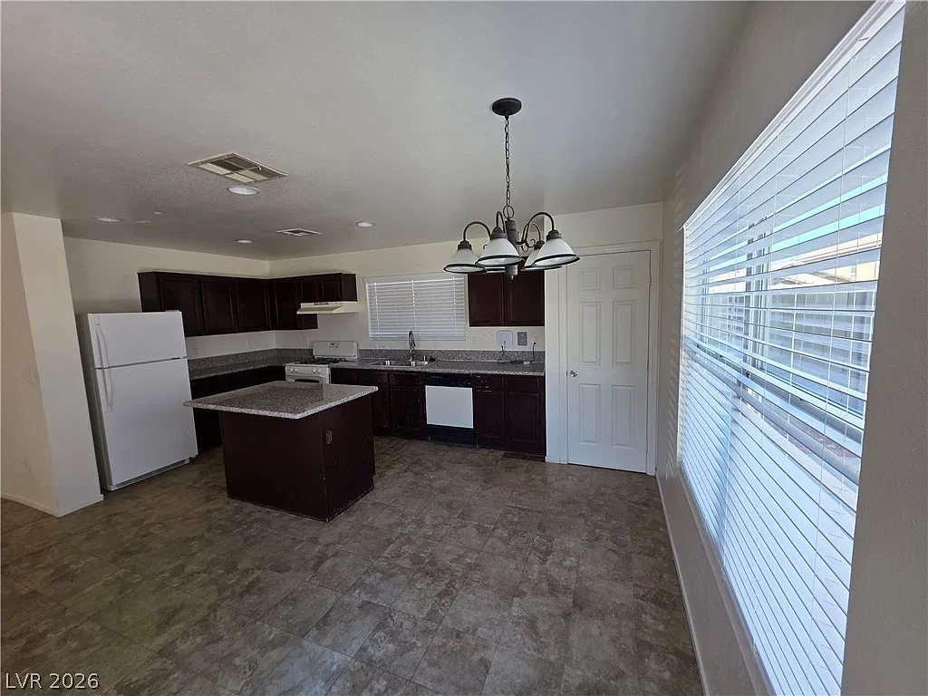 3 bed, 2.5 bath, 1364 sqft, $1,850 — Photo 4