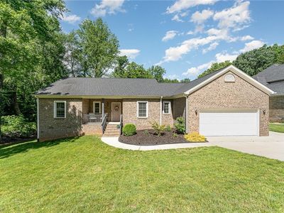 817 Jefferson Rd, Greensboro, NC, 27410