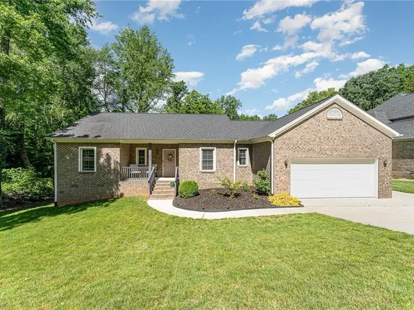 817 Jefferson Rd, Greensboro, NC 27410