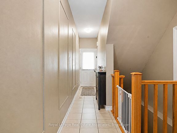 4th image of 403 Westwood Dr E #50