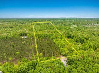 5840 Pratt Rd, Lake Ann, MI 49650