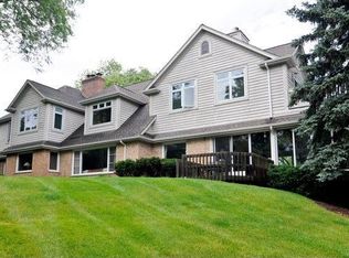 230 Beachview Ln, North Barrington, IL 60010