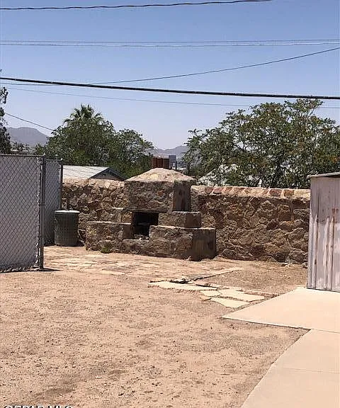 1307 Chadbourne St — Photo 23