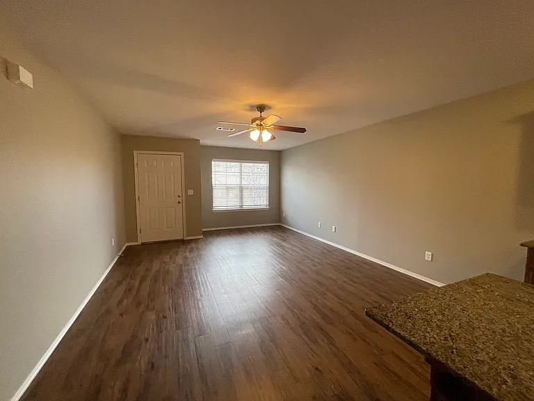 3002 SW Deerfield Blvd #1 — Photo 4