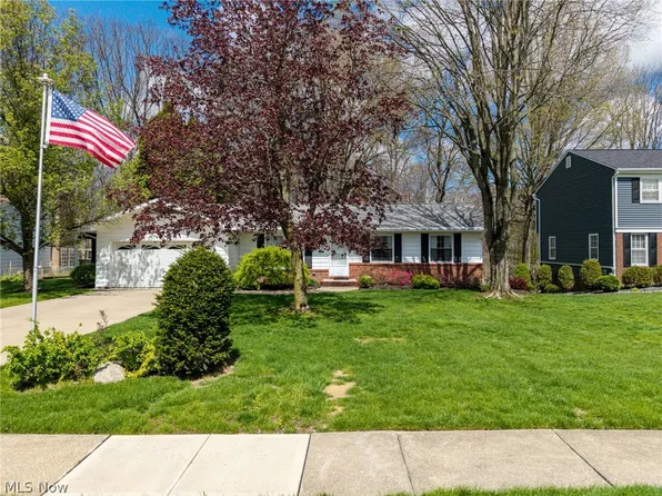 2357 Woodpark Rd, Akron, OH 44333