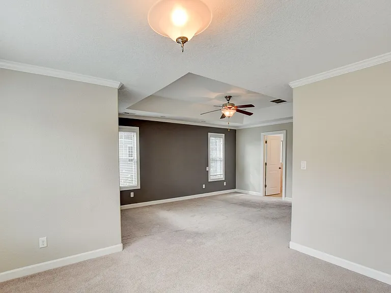 813 Evelyn Way — Photo 13