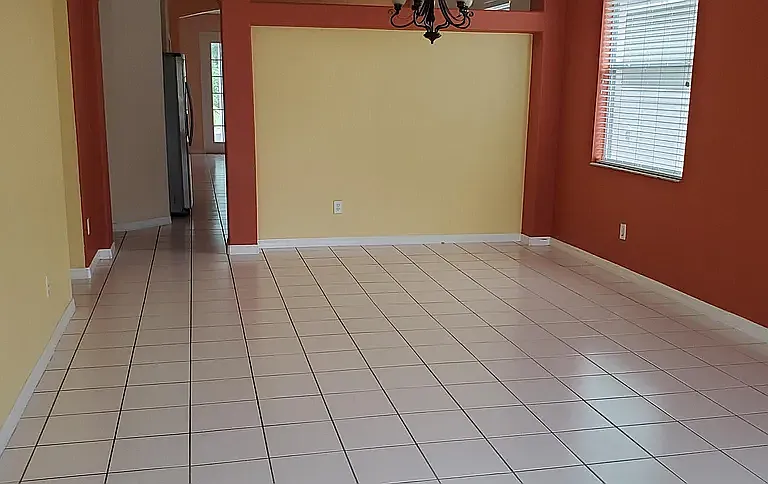 4629 Riverton Dr — Photo 2
