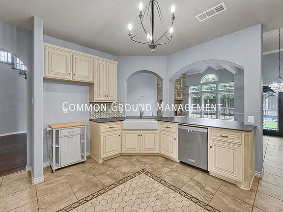 3rd image of 841 White River Dr